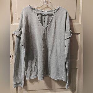 Easel V-Neck Cutout Long Sleeve Drop Shoulder Oversized Gray Top Size: Small